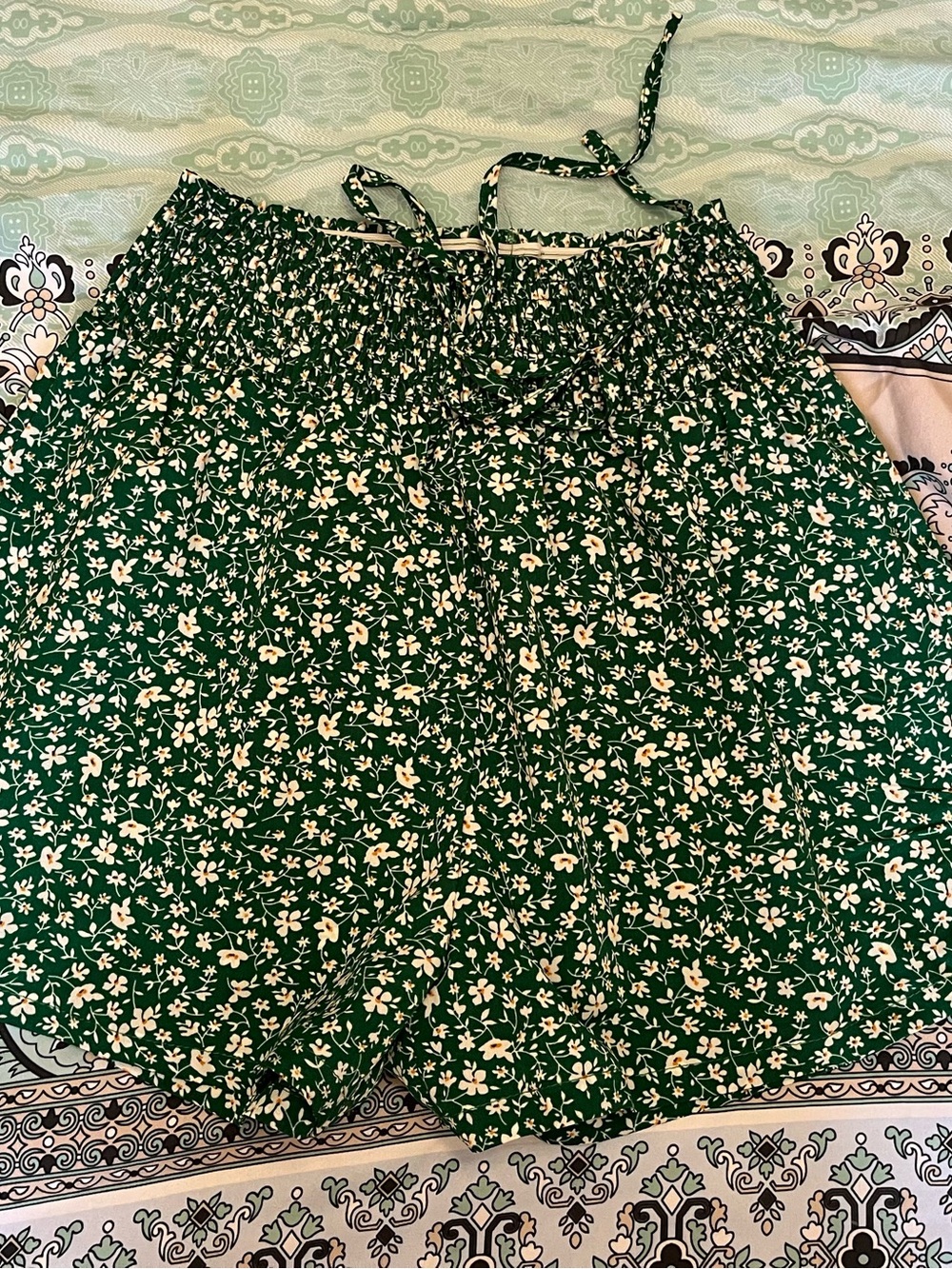 SHEIN Green Floral Smocked Waist Shorts